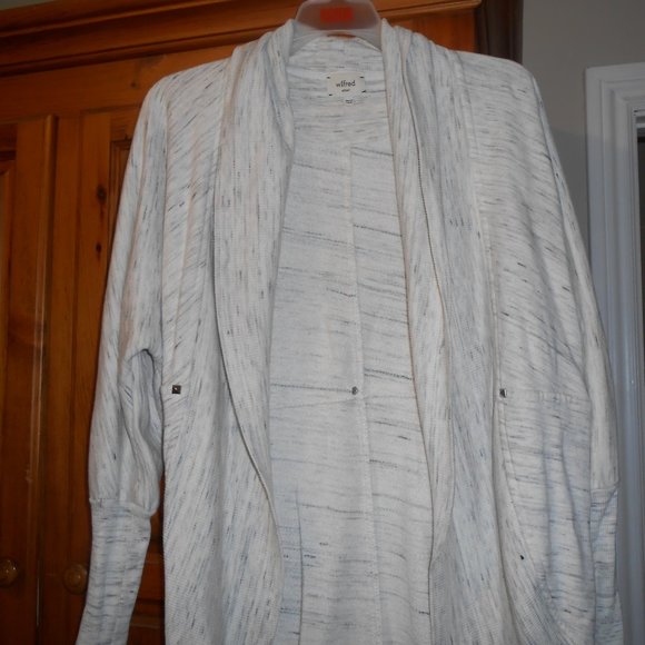 Aritzia sweater - Picture 1 of 2